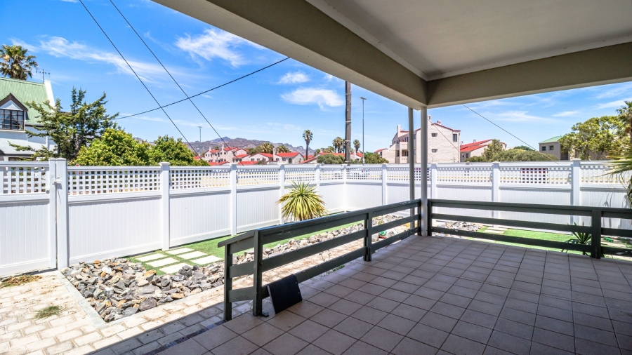 4 Bedroom Property for Sale in Gustrouw Western Cape